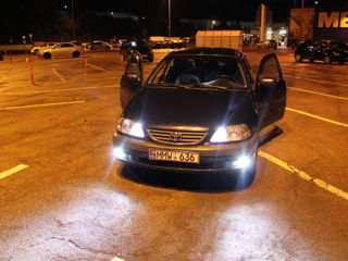 Toyota Avensis foto 3