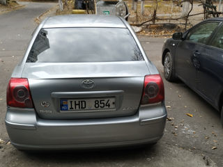 Toyota Avensis foto 6