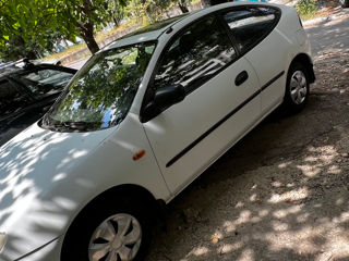 Mazda 323 foto 3