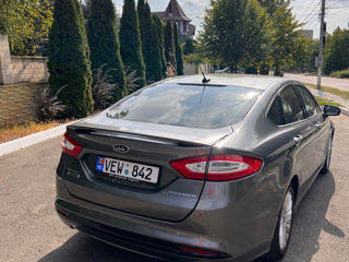 Ford Fusion foto 6