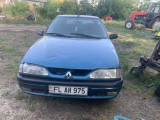 Renault 19 foto 1