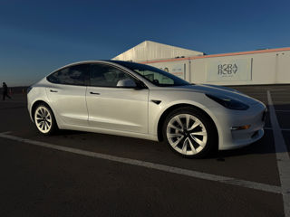 Tesla Model 3 foto 4