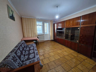 Apartament cu 2 camere, 56 m², Botanica, Chișinău foto 1