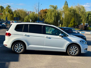 Volkswagen Touran foto 4