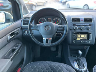 Volkswagen Touran foto 10