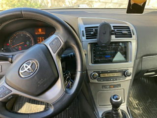 Toyota Avensis foto 8