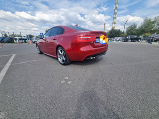 Jaguar XE foto 4