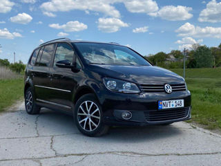 Volkswagen Touran foto 2