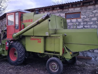 Claas Compact 30 foto 3