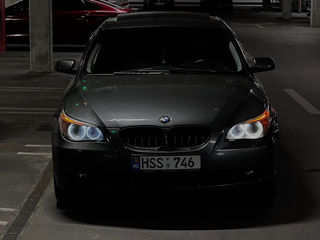 BMW 5 Series foto 1