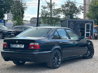 BMW 5 Series foto 5