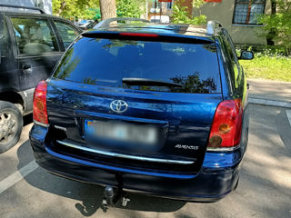 Toyota Avensis foto 3