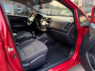 KIA Rio foto 8