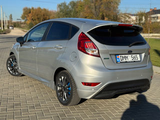 Ford Fiesta foto 3