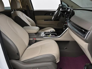 KIA Carnival foto 7