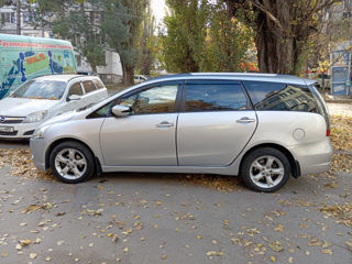 Mitsubishi Grandis foto 2