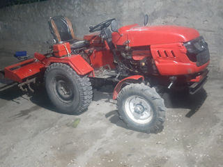 Vindem mini tractor