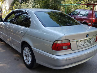 BMW 5 Series foto 4