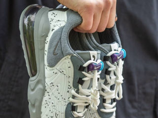 Nike Air Max 270 React Grey x Travis Scott foto 2