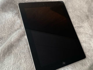 Vând iPad 2