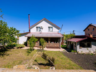 Spre vânzare casă 120 mp + 6 ari, în Dumbrava!