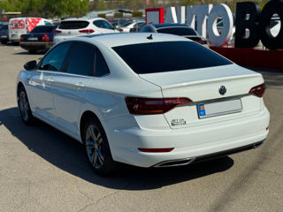 Volkswagen Jetta foto 4