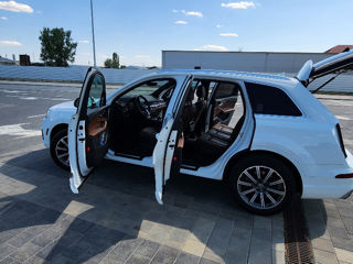 Audi Q7 фото 5