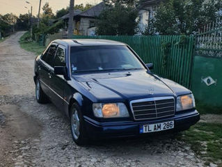 Mercedes Series (W124)