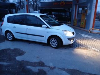 Renault Grand Scenic foto 8