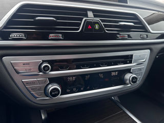 BMW 7 Series foto 17