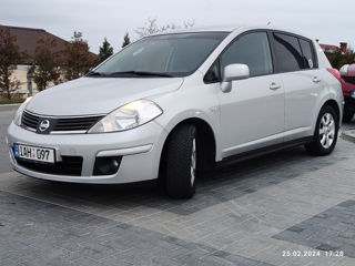 Nissan Tiida foto 2