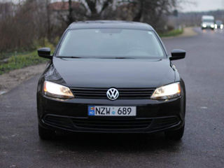 Volkswagen Jetta foto 1