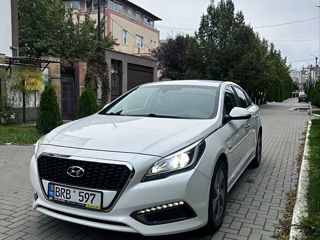 Hyundai Sonata foto 1