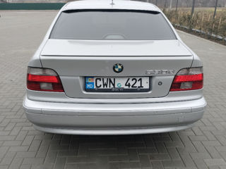 BMW 5 Series foto 3