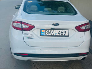 Ford Fusion foto 2