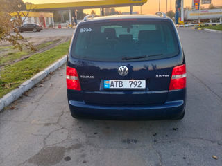 Volkswagen Touran foto 8