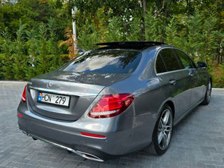 Mercedes E-Class foto 2