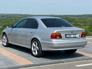 BMW 5 Series foto 4