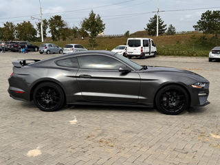 Ford Mustang foto 4