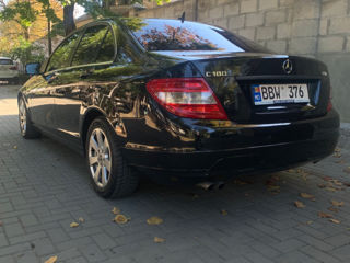 Mercedes C-Class foto 3