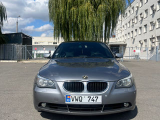 BMW 5 Series foto 2