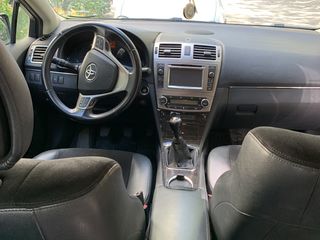 Toyota Avensis foto 5