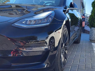 Tesla Model 3 foto 5