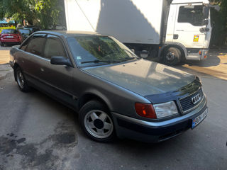 Audi 100 foto 2