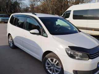 Volkswagen Touran foto 2