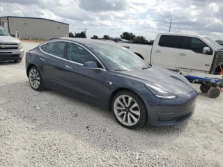 Tesla Model 3 foto 3