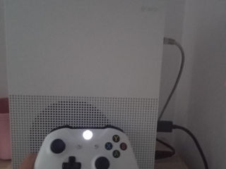 Xbox one s 1 tb și aproximativ 10 jocuri foto 1