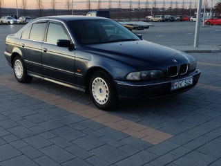 BMW 5 Series foto 3