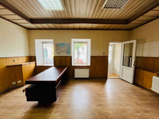 Camere separate (130m2) de inchiriat intr-o cladire de birouri, in centru, str. A. Sciusev- B.Bodoni