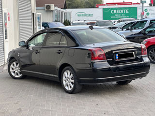 Toyota Avensis foto 5